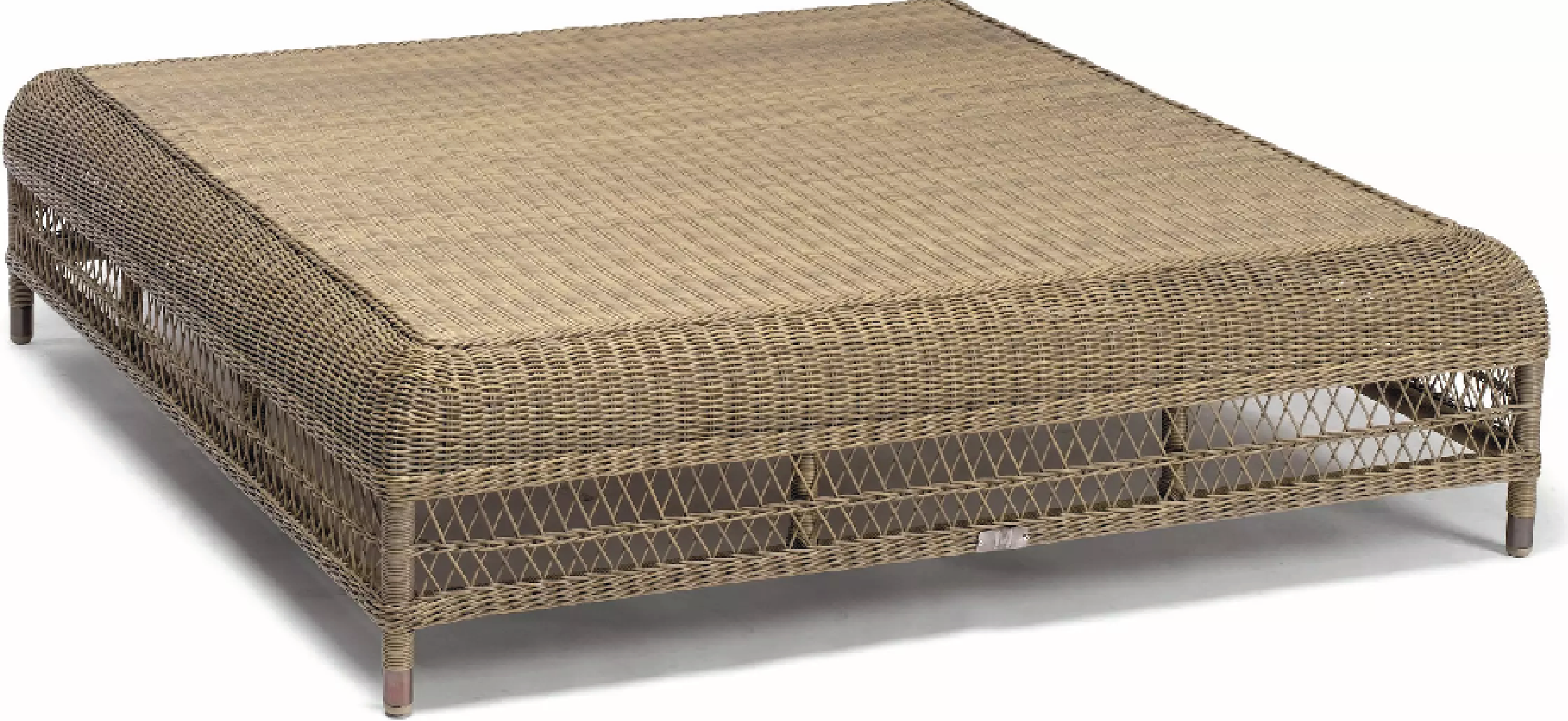 Indus Premium Outdoor Furniture close-up - outdoor furniture - The Flamingo Life